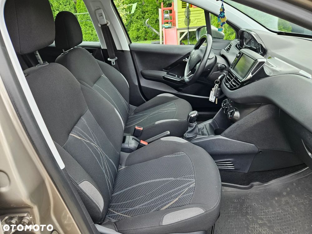 Peugeot 208 95 VTI Allure - 15
