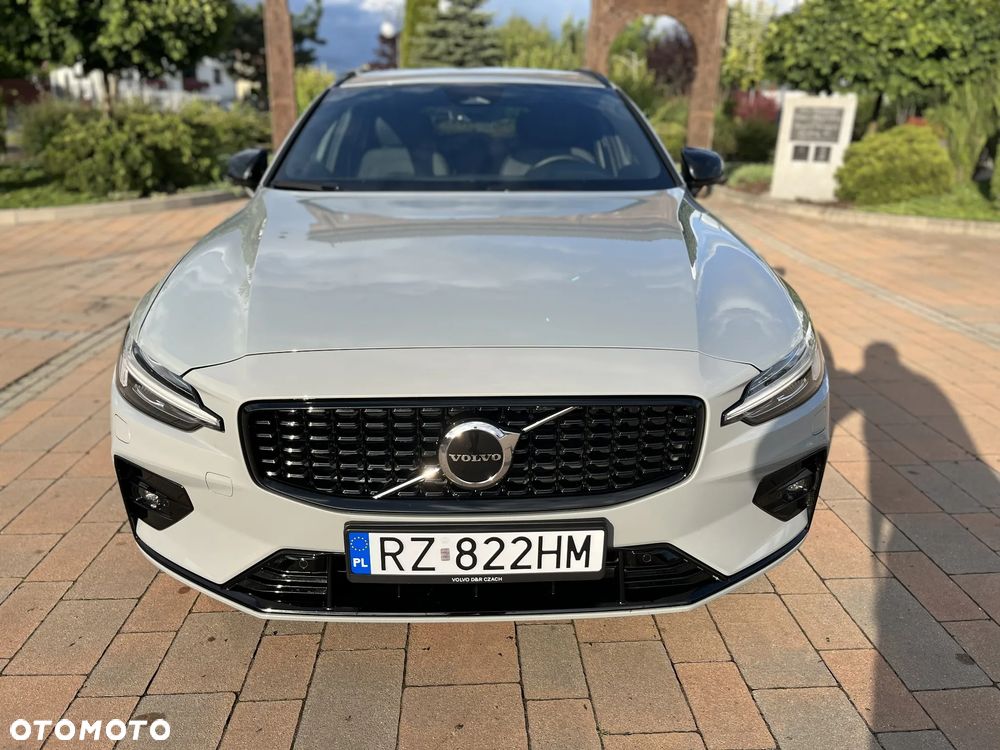 Volvo V60 B4 B Plus Dark - 3