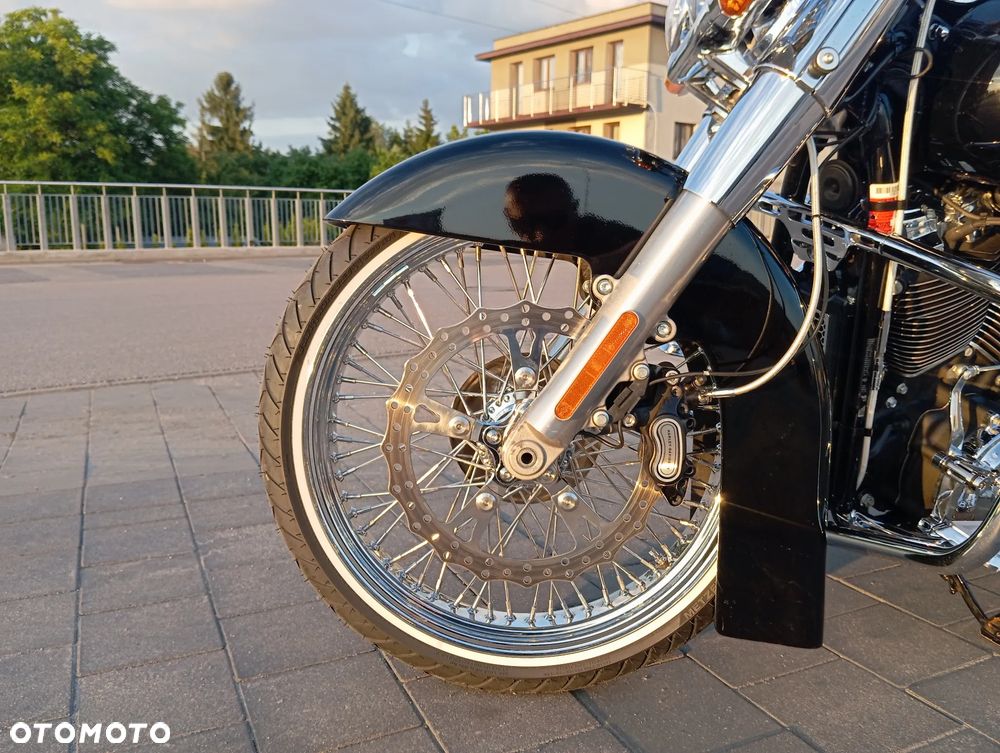 Harley-Davidson Softail Deluxe - 10