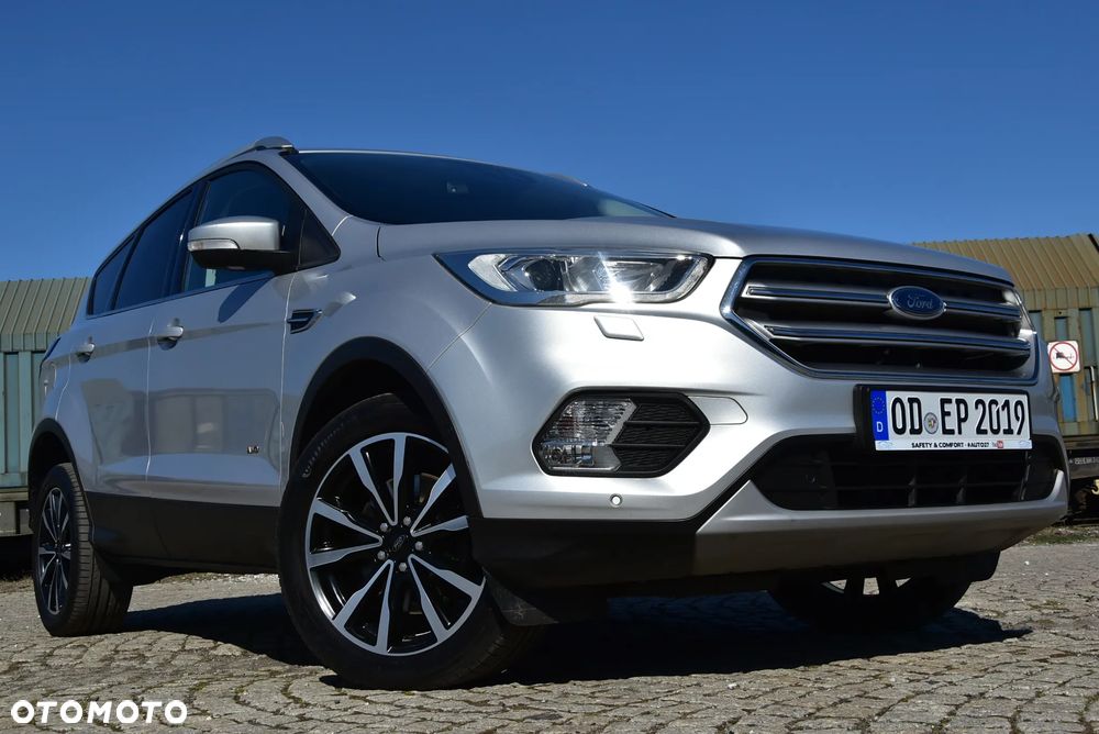 Ford Kuga 1.5 EcoBoost 4x4 Titanium - 36