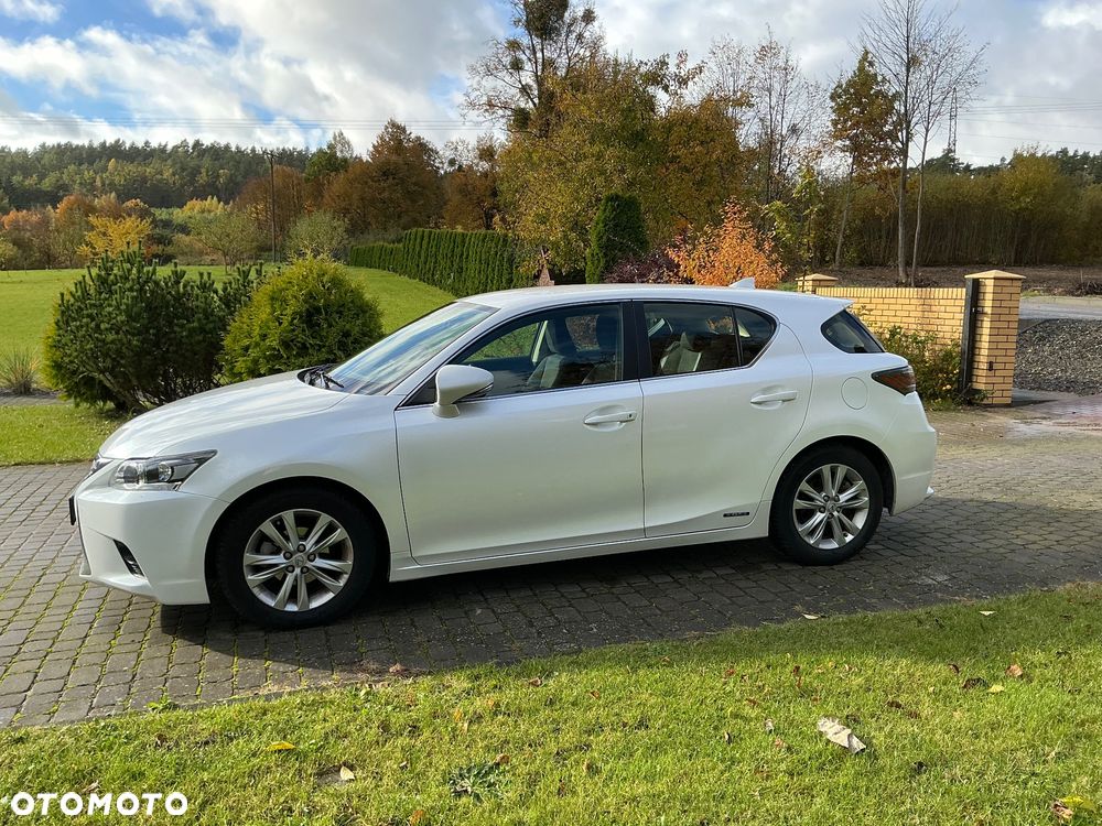 Lexus CT - 11