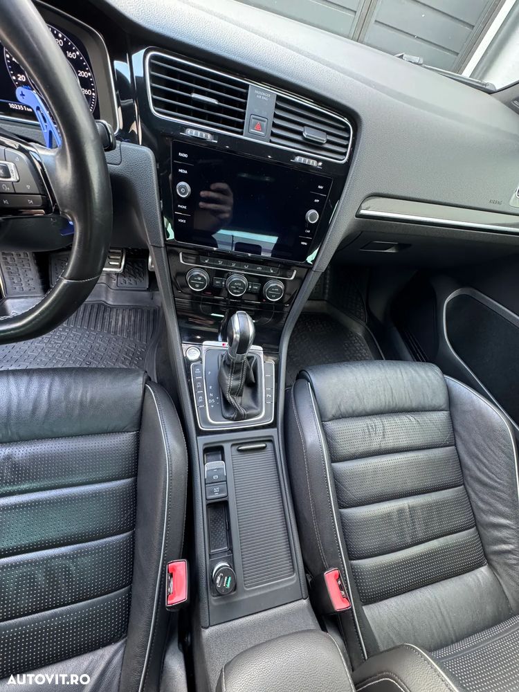 Volkswagen Golf - 15