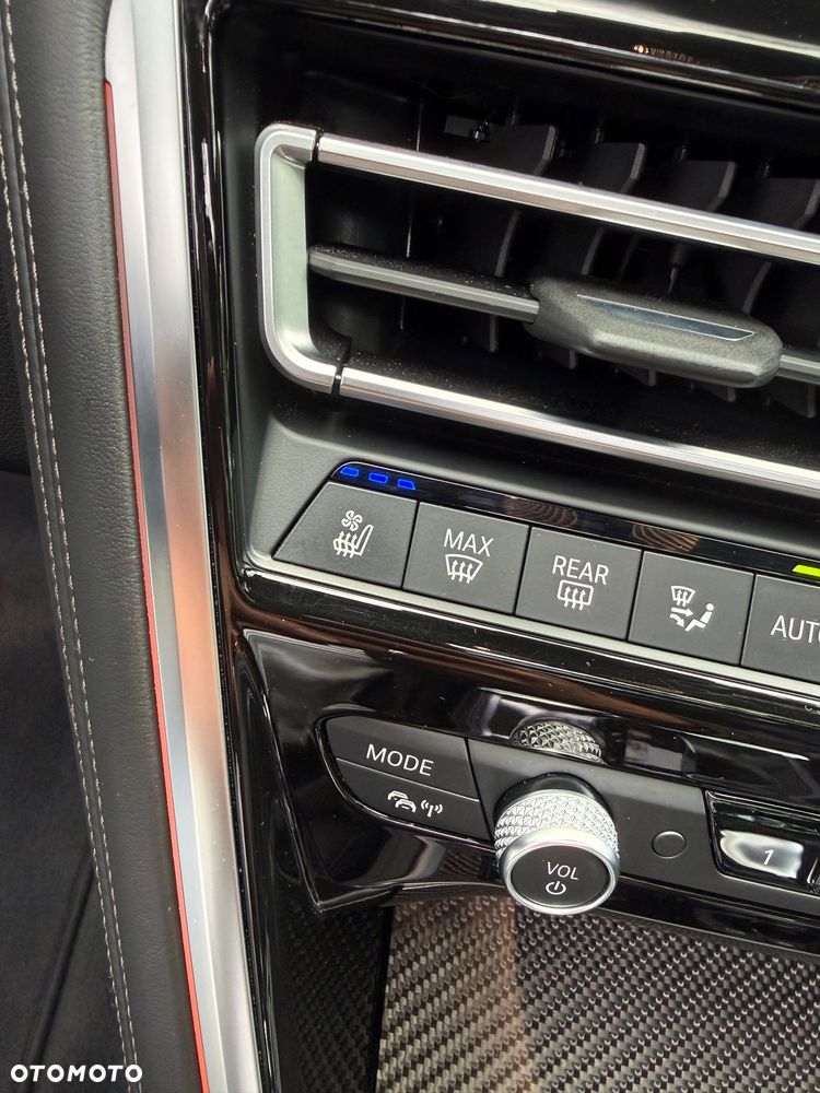 BMW Seria 8 - 23