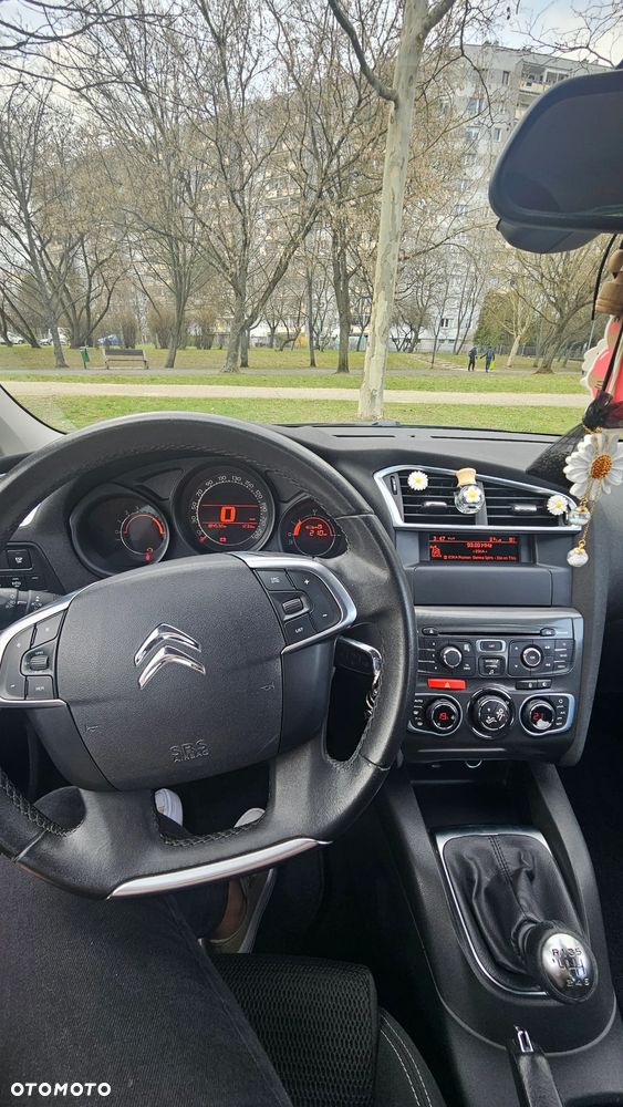 Citroën C4 e-HDi 115 Selection - 11