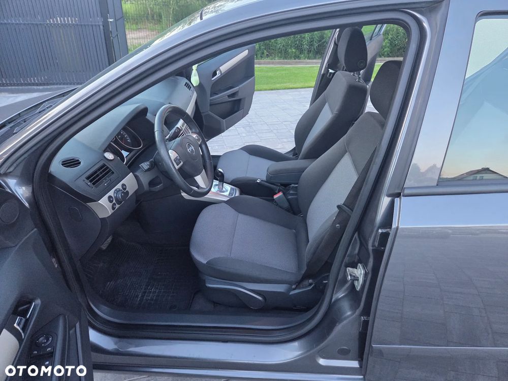 Opel Astra 1.6 Automatik Design Edition - 22