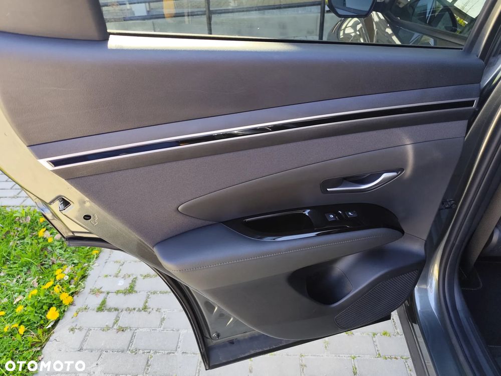 Hyundai Tucson 1.6 T-GDi HEV Executive 4WD - 35