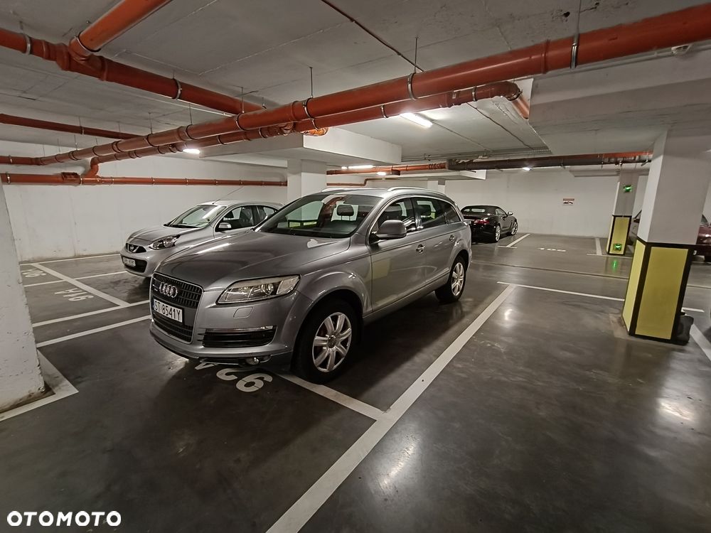 Audi Q7 - 1