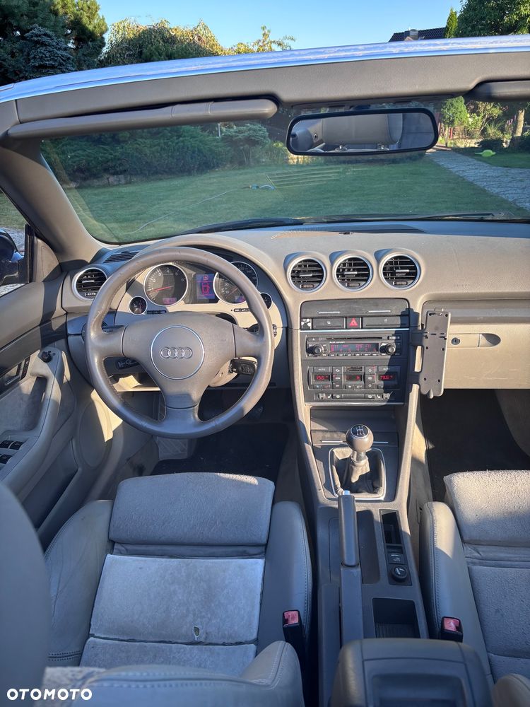 Audi A4 Cabrio 2.4 - 17
