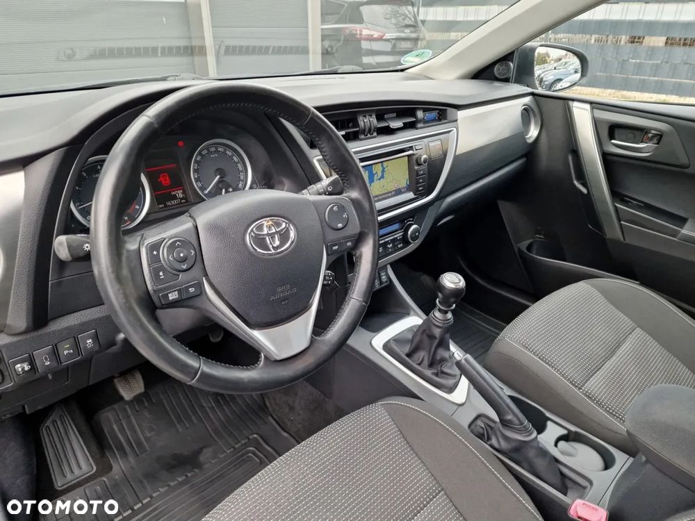 Toyota Auris 1.6 Valvematic Executive - 16