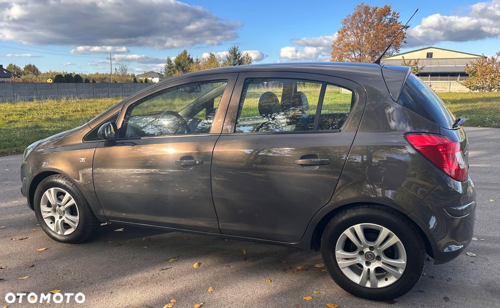 Opel Corsa 1.4 16V Cosmo - 13