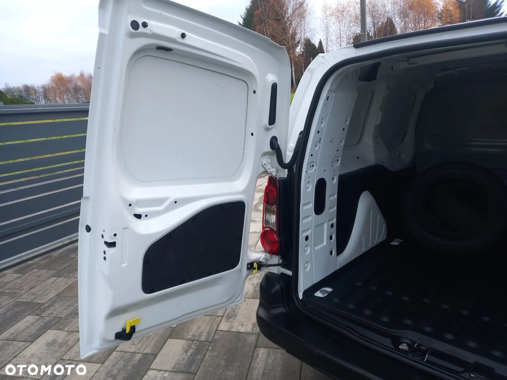 Peugeot Partner 1.6HDI 3-osob 2018 L2 Long VAT-23% Salon PL Klima Tempomat Długi - 19