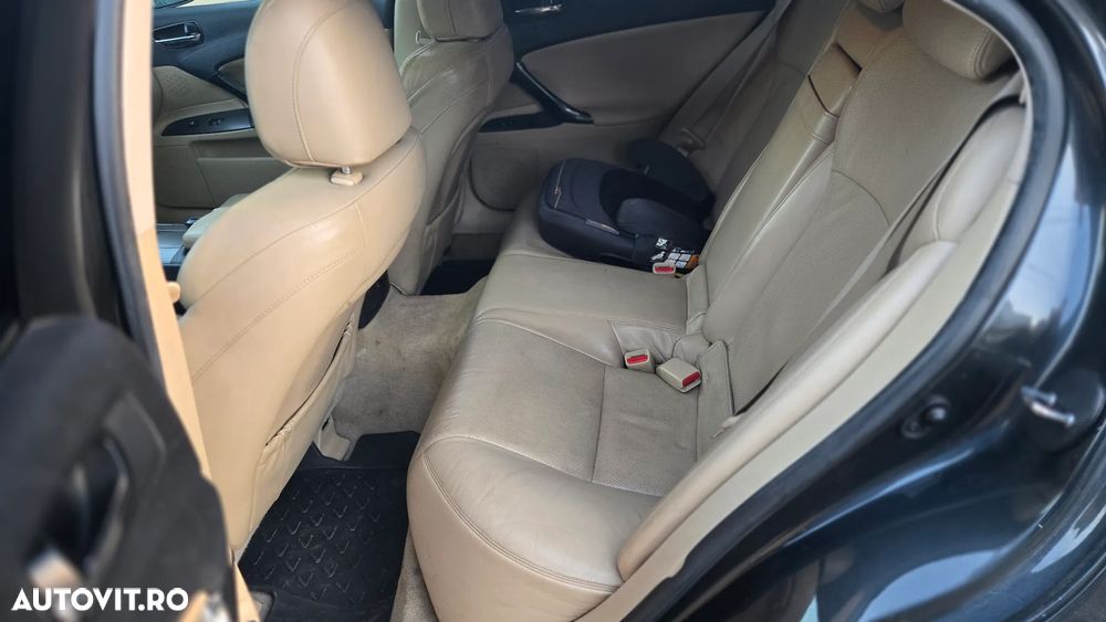 Lexus Seria IS 250 2.5 V6 Aut Executive - 6