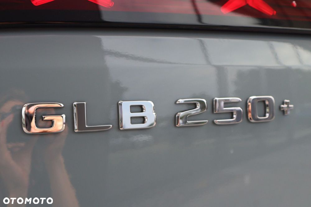Mercedes-Benz GLB - 25