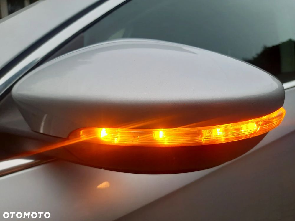 Volkswagen Passat 1.6 TDI Business Line - 19