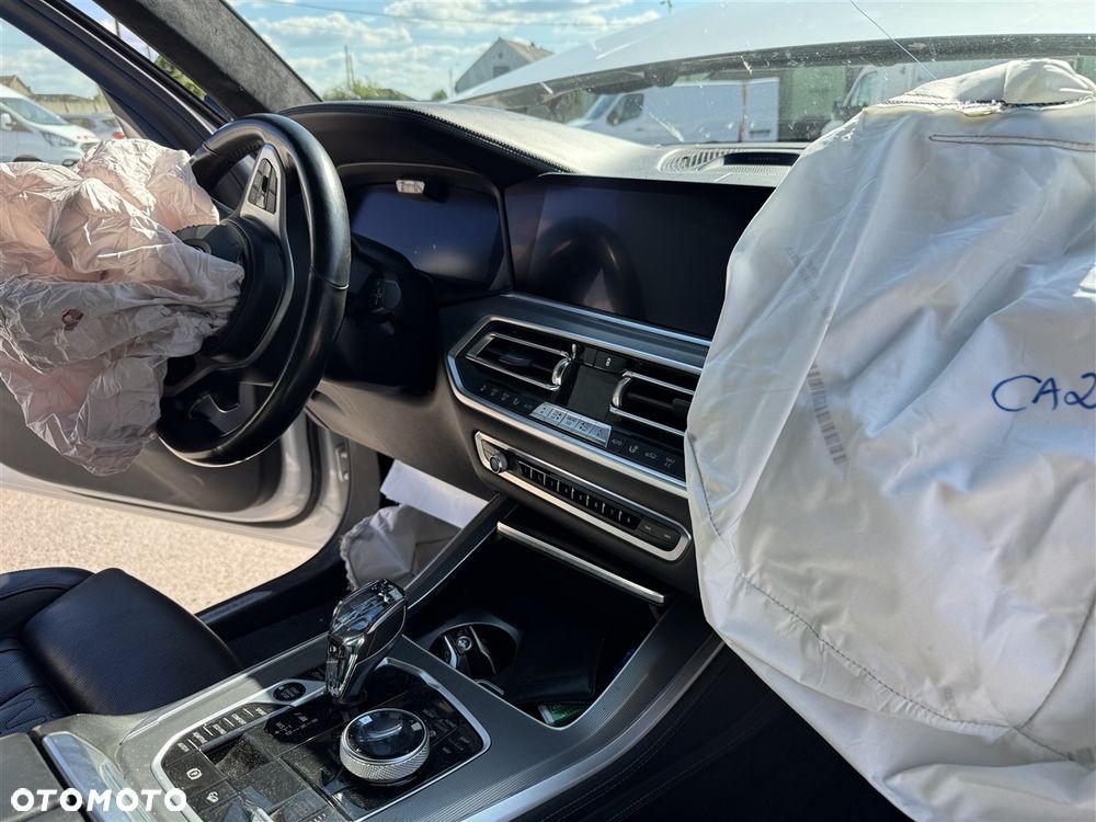 BMW X5 M50i - 22