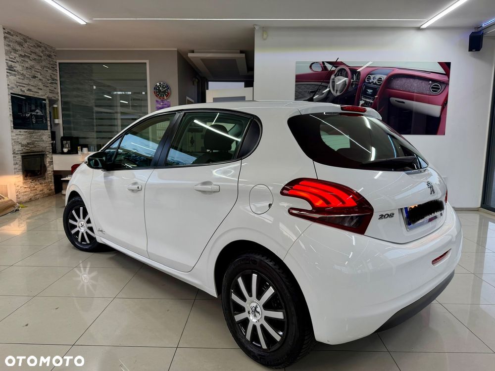 Peugeot 208 - 3