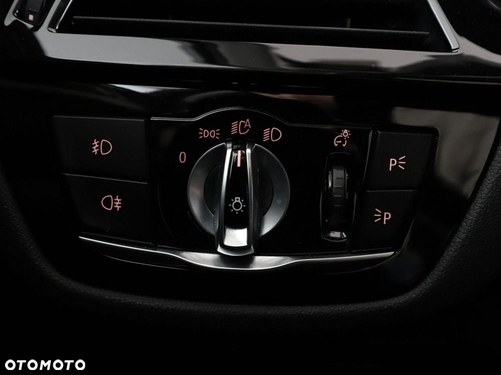 BMW Seria 5 520d Sport Line - 36