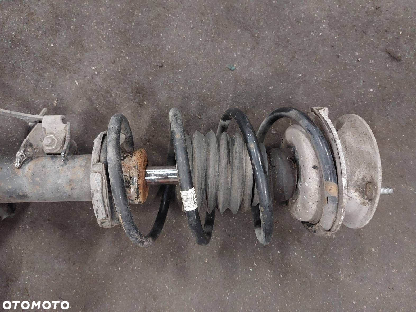 AMORTYZATOR SPRĘŻYNA ZWROTNICA PRAWY PRZÓD BMW E90 320d 2.0 D 6796156 - 3
