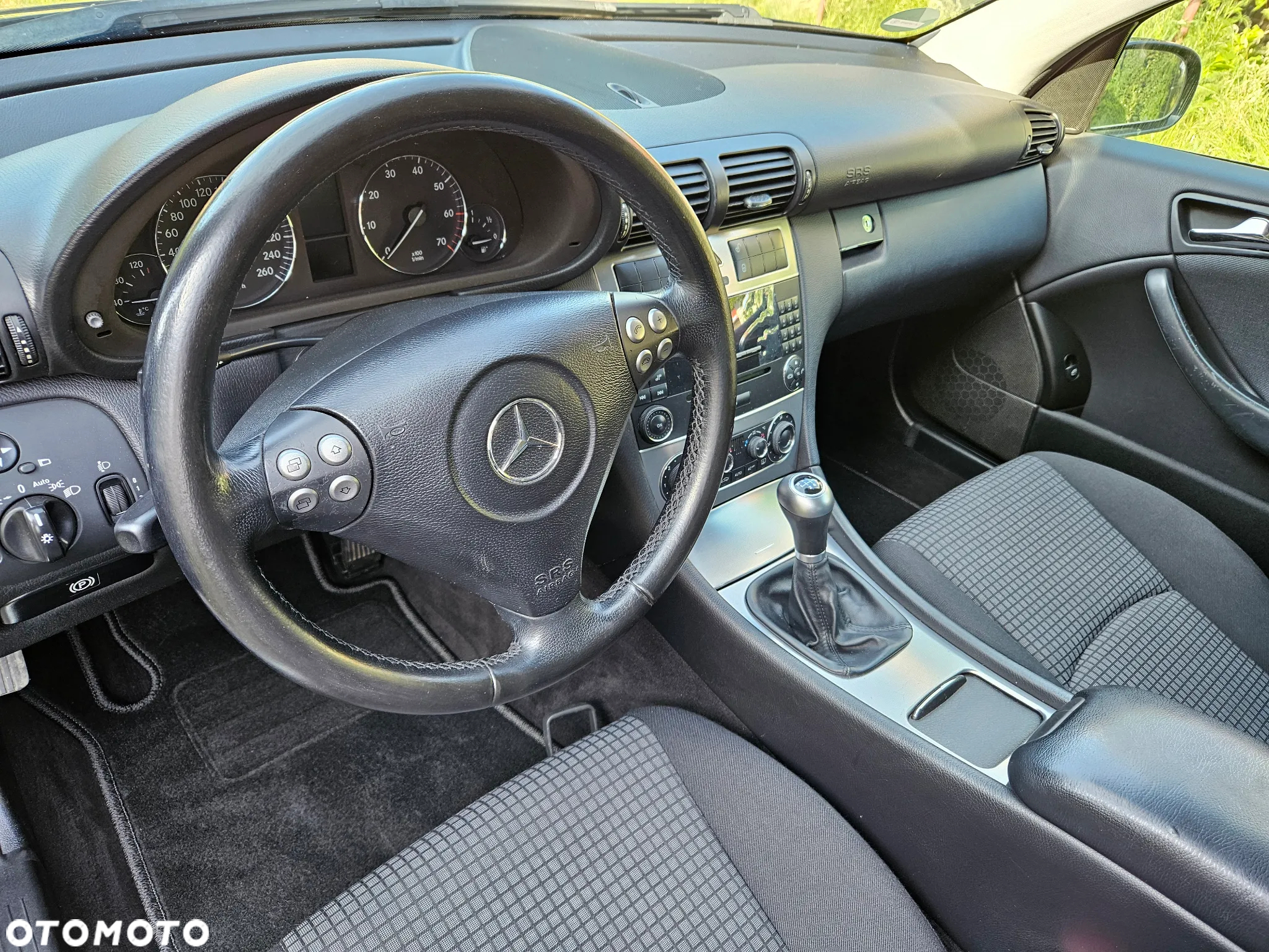 Mercedes-Benz Klasa C 180 Kompressor Sportcoupe - 33