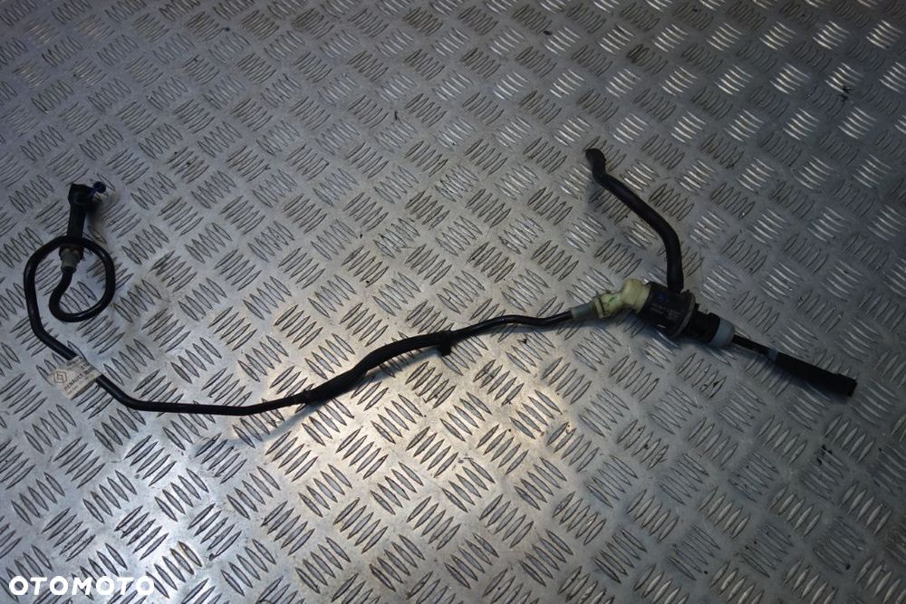 POMPKA SPRZĘGŁA Z RURKĄ DACIA DUSTER I  2017 ROK 1.6 BENZYNA