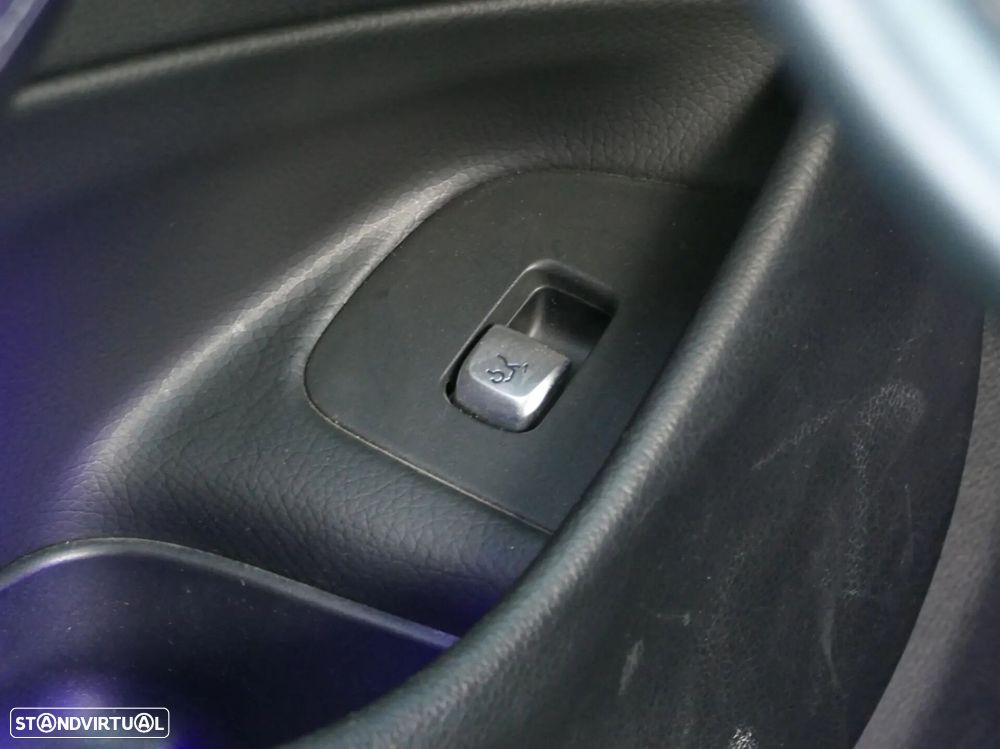 Mercedes-Benz E 200 d Avantgarde - 31