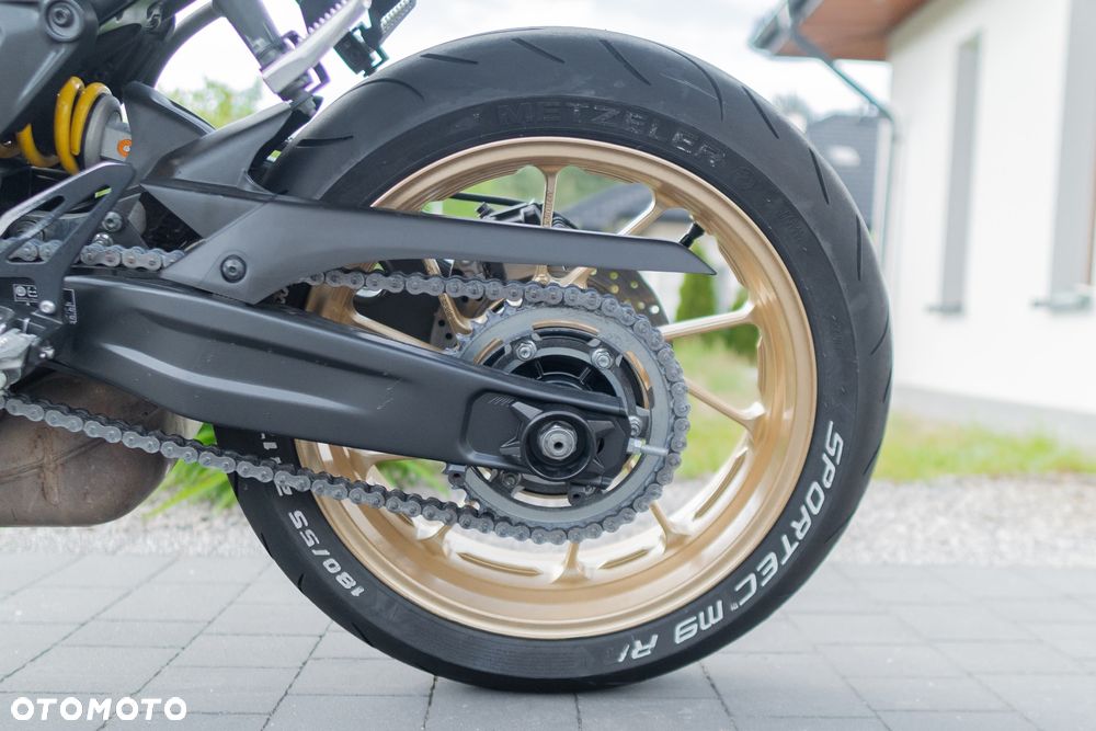 Yamaha R7 - 31