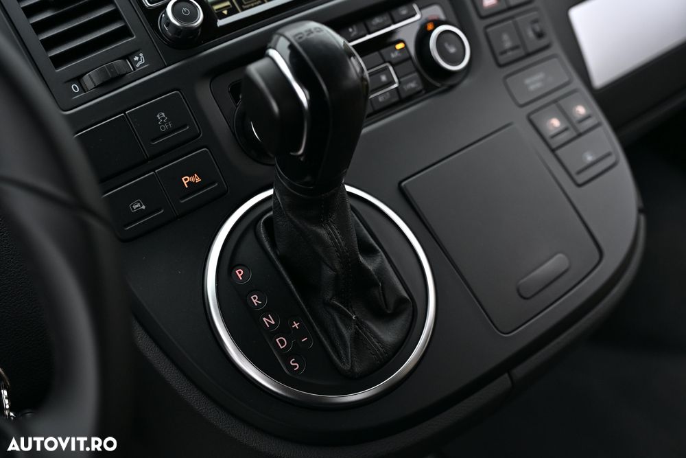 Volkswagen Multivan - 10