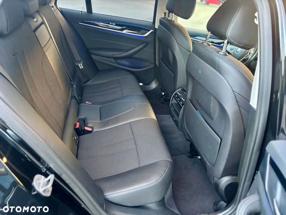 BMW Seria 5 520d xDrive Sport Line sport - 9