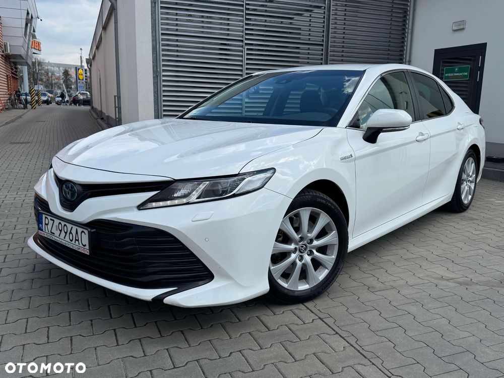 Toyota Camry 2.5 Hybrid Comfort CVT - 1