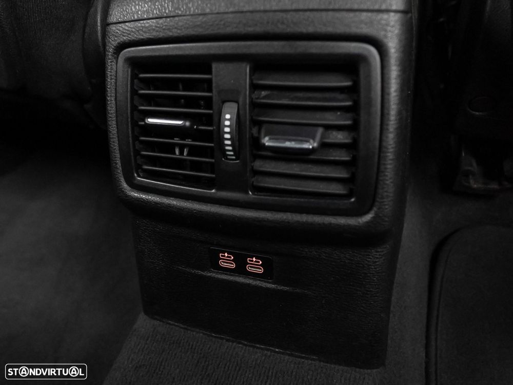 BMW X1 25 e xDrive Corporate Edition - 38