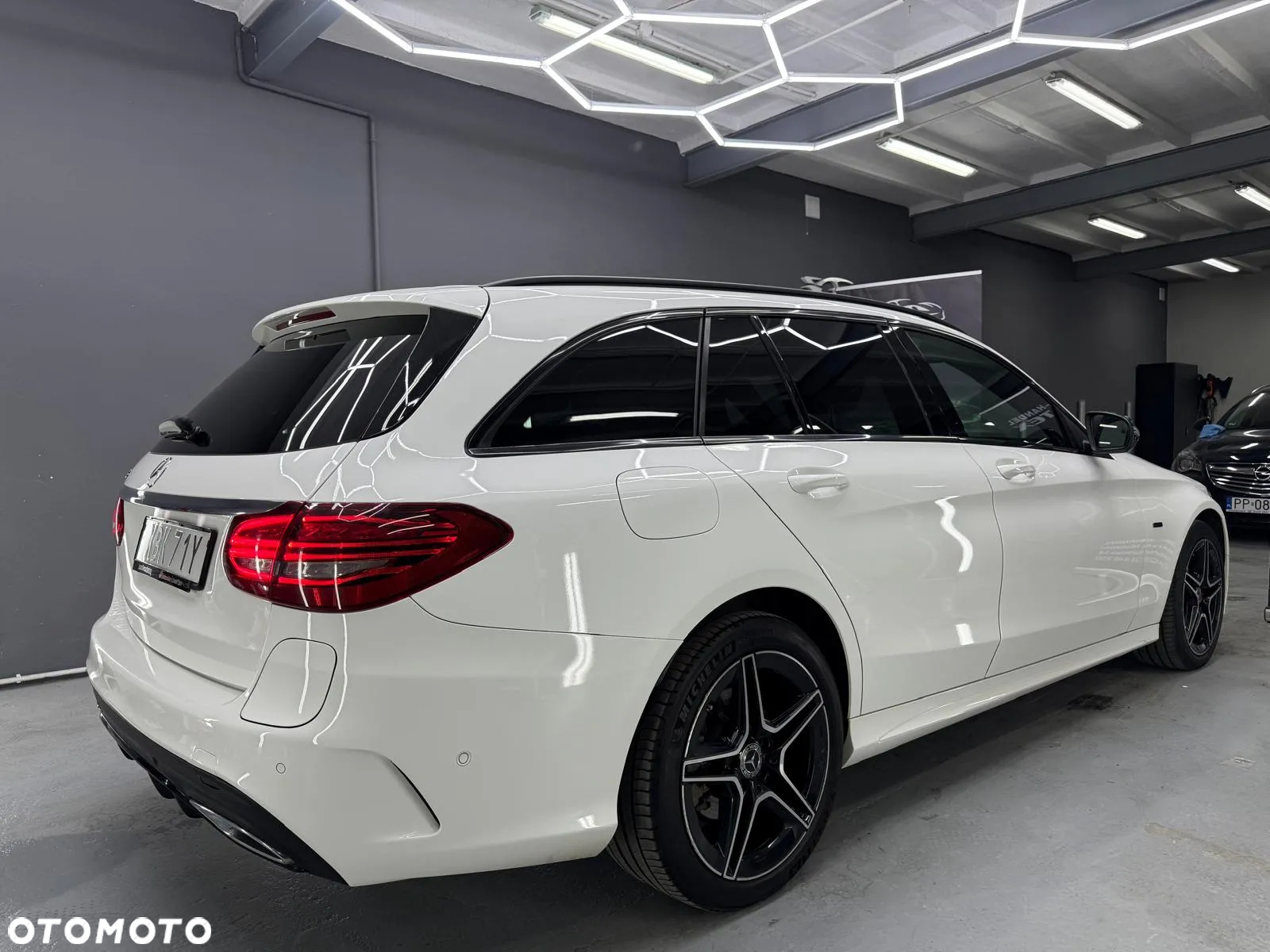 Mercedes-Benz Klasa C 300 de T 9G-TRONIC AMG Line - 13