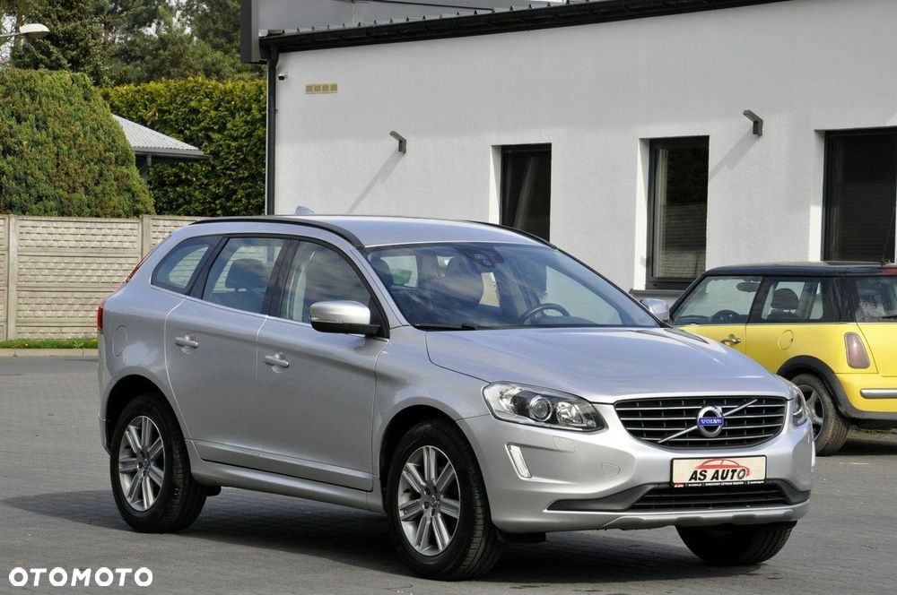 Volvo XC 60 D4 Momentum - 28
