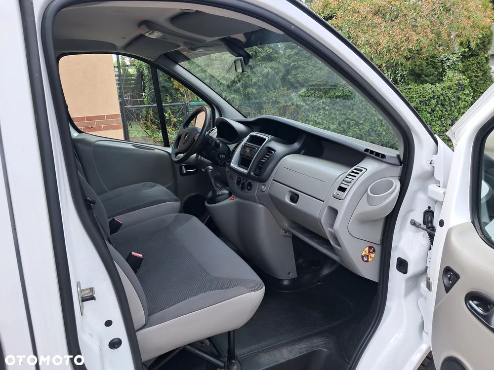 Opel Vivaro - 8