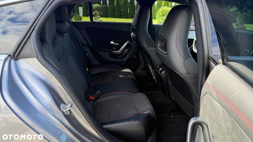 Mercedes-Benz CLA 180 7G-DCT Edition AMG Line - 19