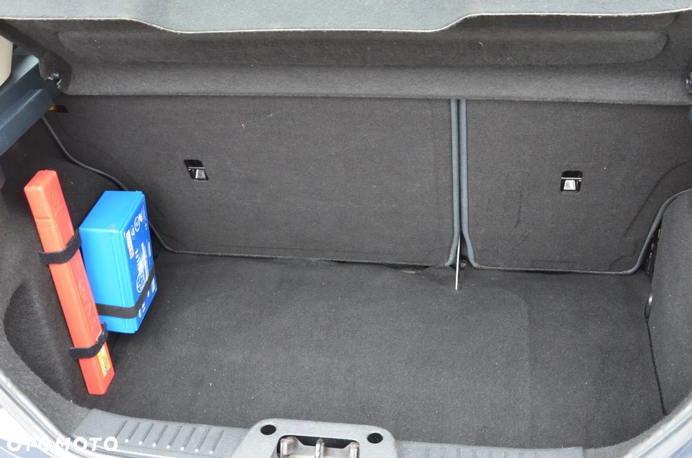 Ford Fiesta 1.25 Ambiente - 24