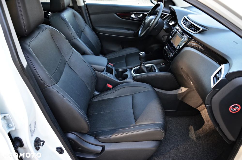 Nissan Qashqai 1.6 DCi 4x4 Tekna - 6