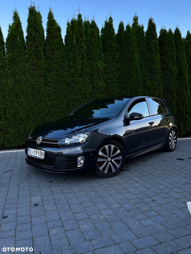 Volkswagen Golf - 1