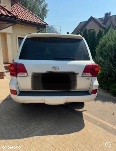 Toyota Land Cruiser - 11