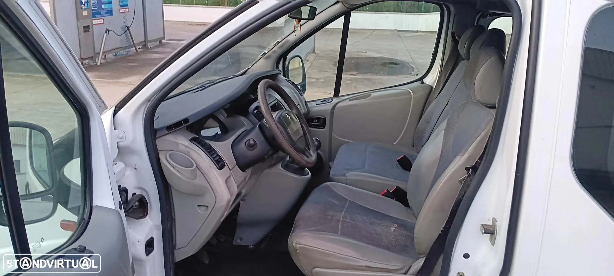 Renault TRAFIC 1.9 DCi 6 Lug + AC - 8
