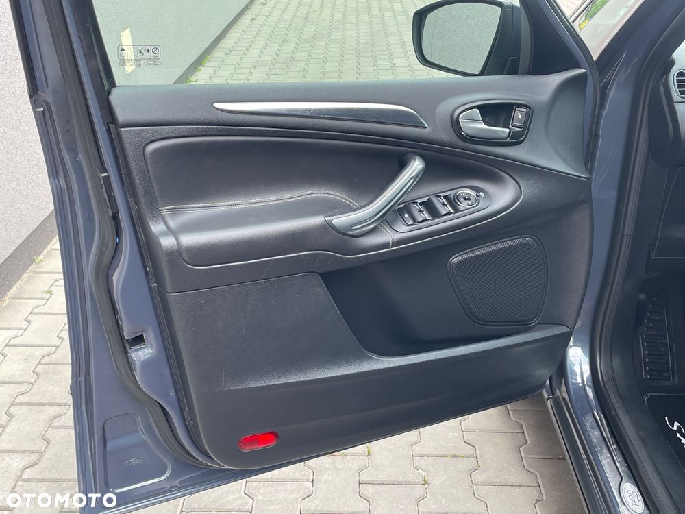Ford S-Max - 17