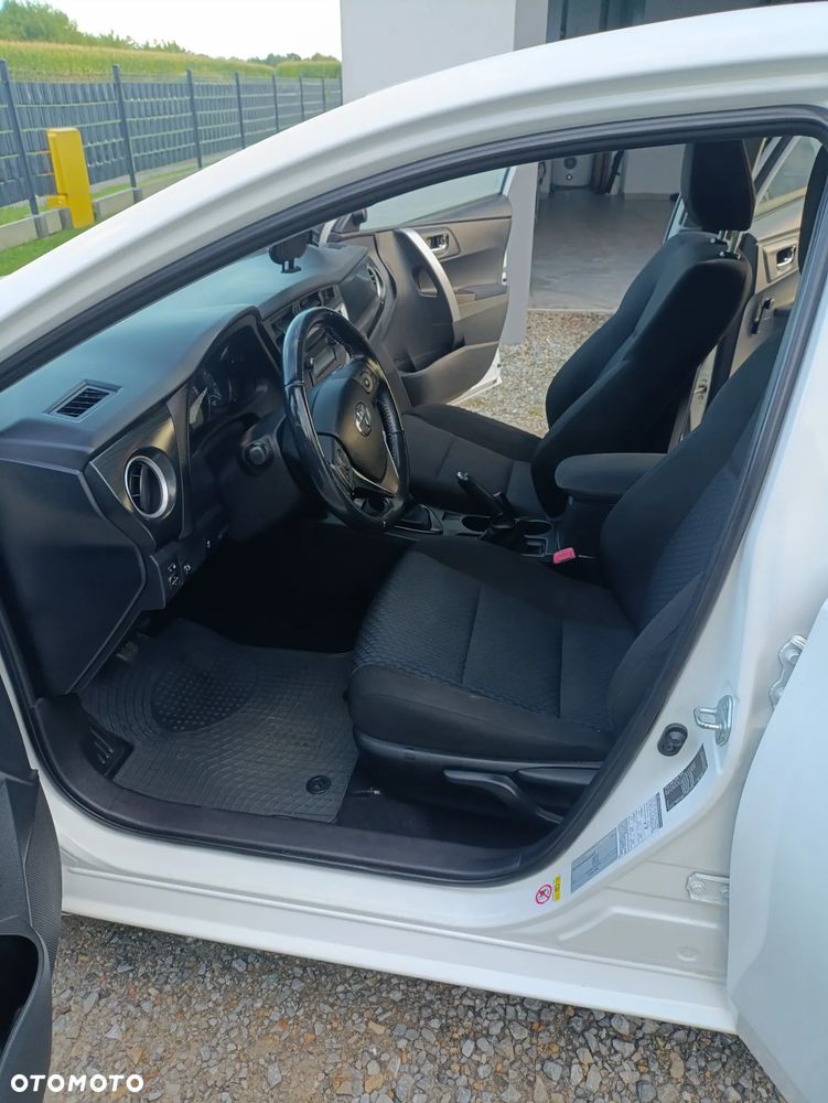 Toyota Auris 1.4 D-4D Life - 14
