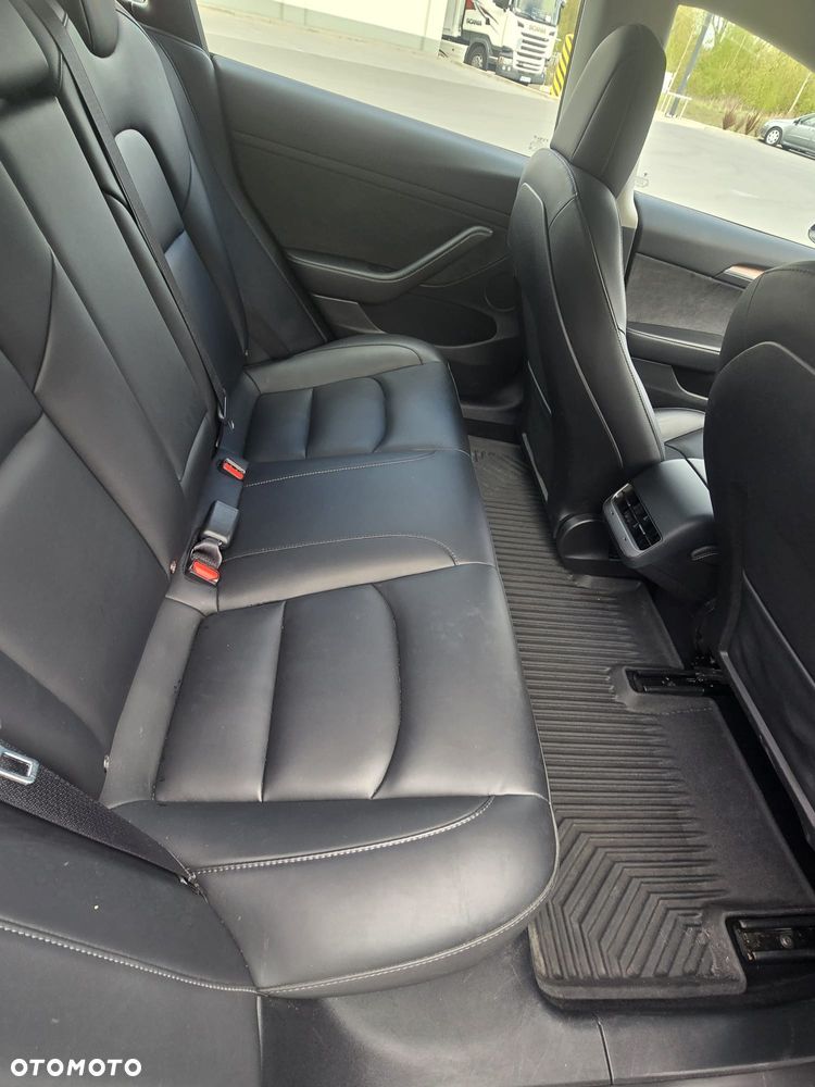 Tesla Model 3 - 6