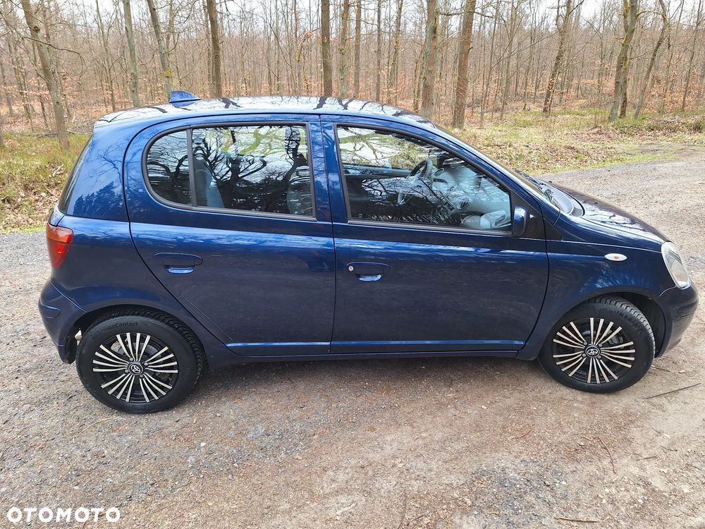Toyota Yaris - 4