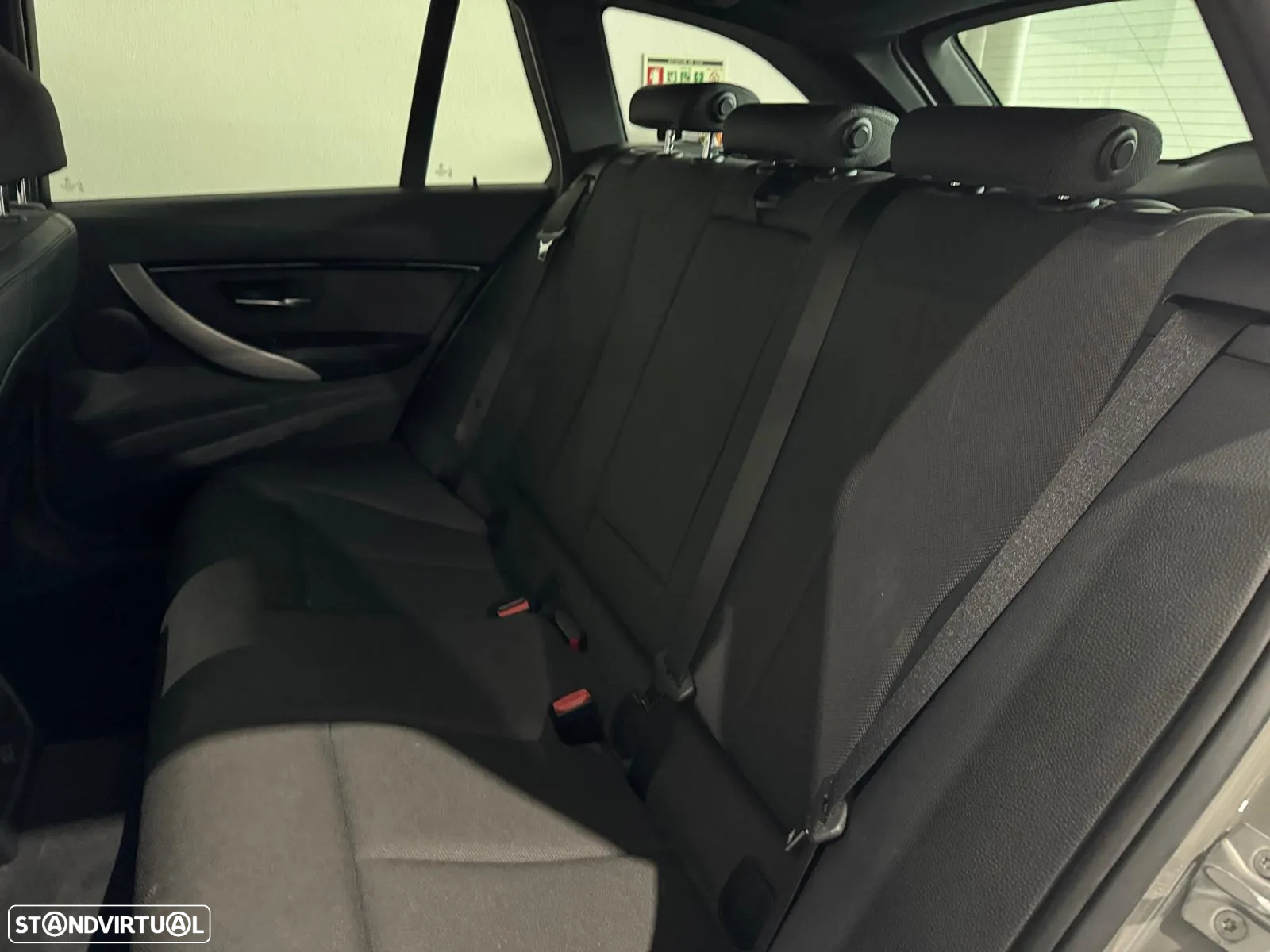 BMW 320 d xDrive Pack M Auto - 13