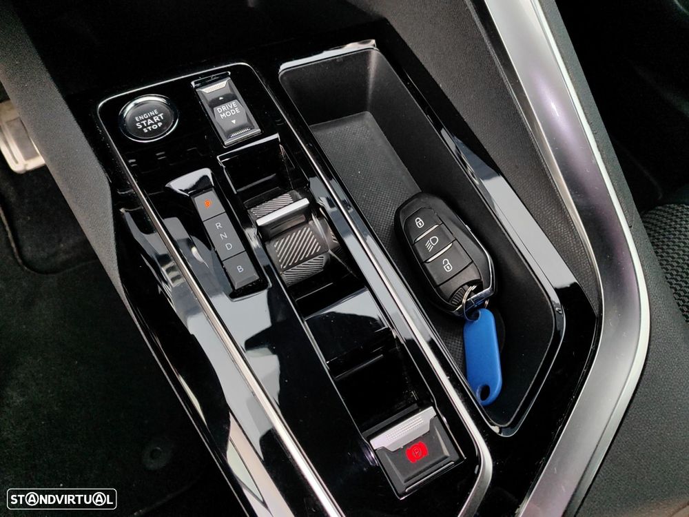 Peugeot 3008 1.6 Hybrid GT e-EAT8 - 29