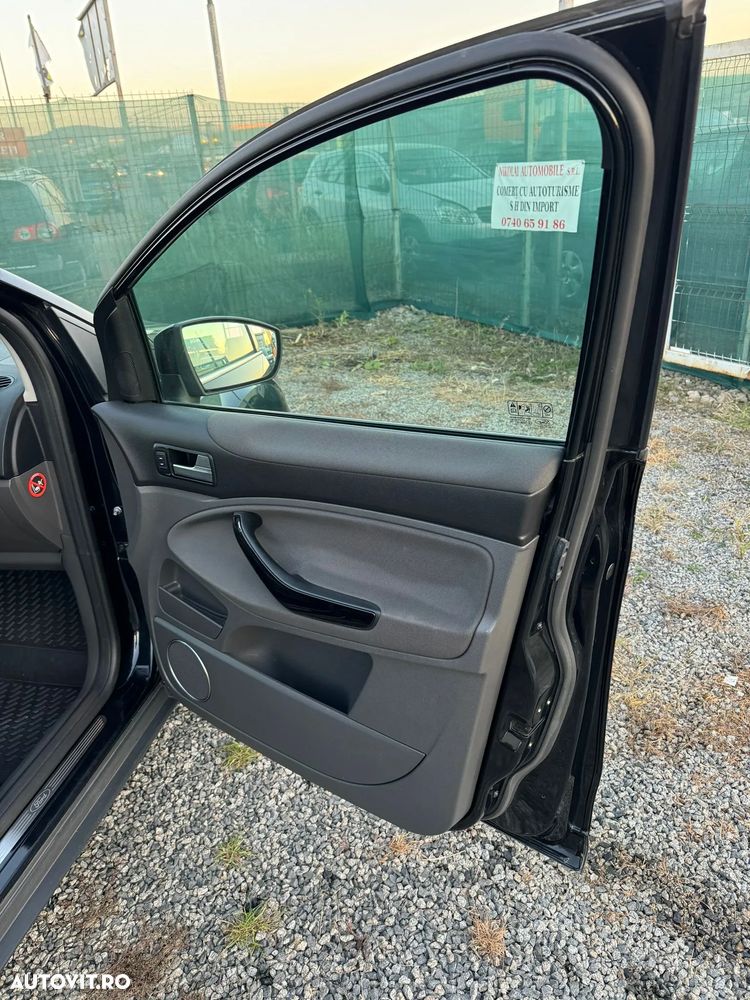 Ford Kuga - 20