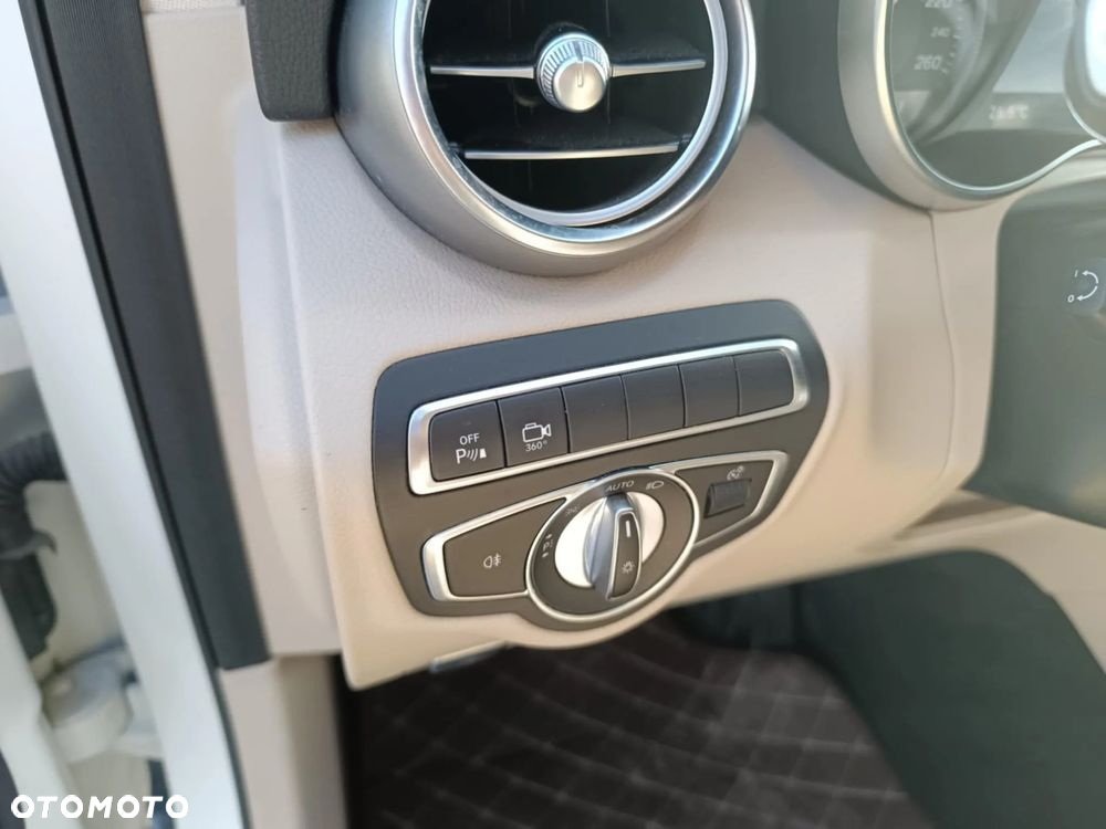 Mercedes-Benz GLC 300 4Matic 9G-TRONIC - 23