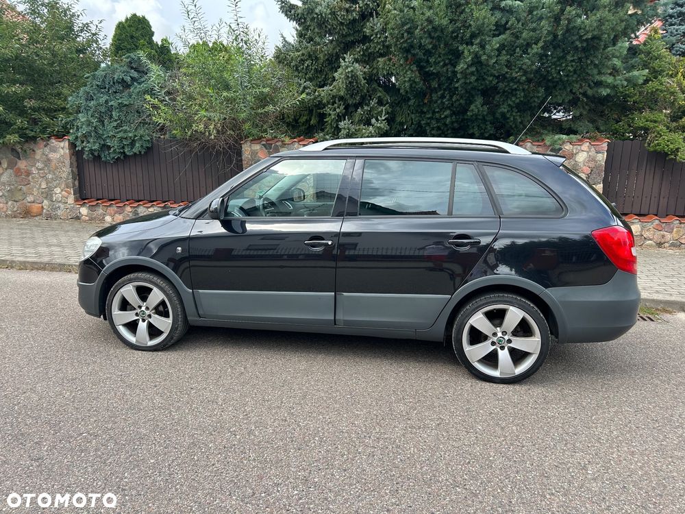 Skoda Fabia 1.6 16V Scout - 5