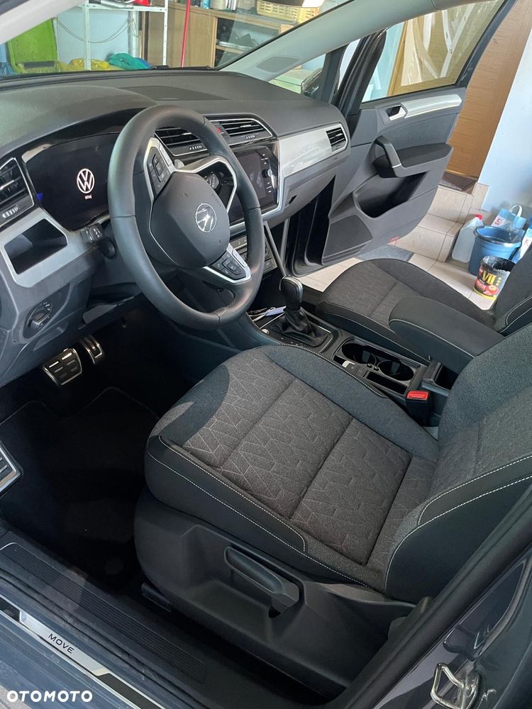 Volkswagen Touran - 12