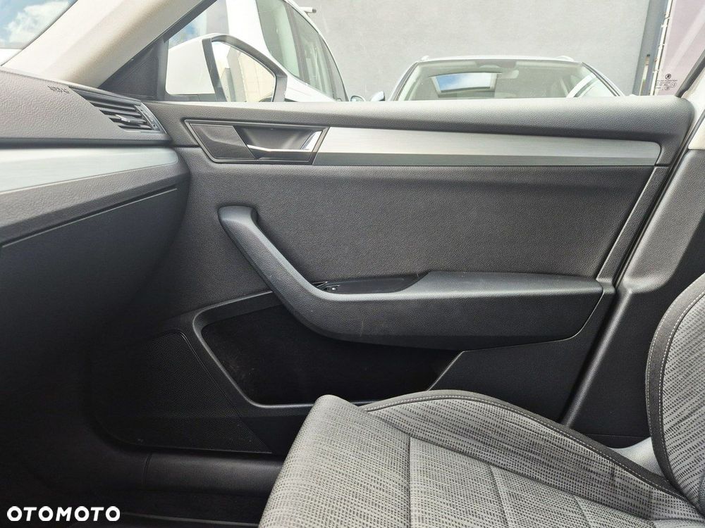 Skoda Superb 1.4 TSI ACT Ambition DSG - 34